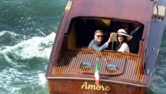 Seit ihrer Hochzeit in Venedig lieben George und Amal Clooney Italien. Jetzt bieten die beiden ...