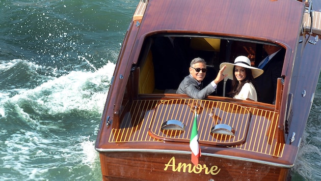 Seit ihrer Hochzeit in Venedig lieben George und Amal Clooney Italien. Jetzt bieten die beiden ...