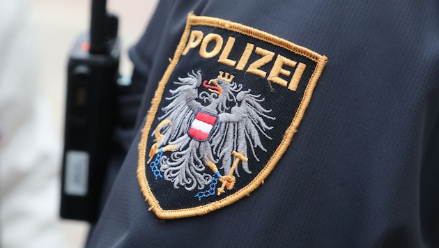 Eine Rauferei nimmt brutale Ausmaße an, als ein Mann sein Opfer mit Fußtritten und einer ...