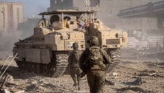 Der israelische Präsident Yitzhak Herzog hat einen ehemaligen Soldaten begnadigt, der einen ...