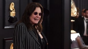 Auf Wikipedia steht nüchtern, dass Ozzy Osbourne ein britischer Rocksänger war. Seine ...