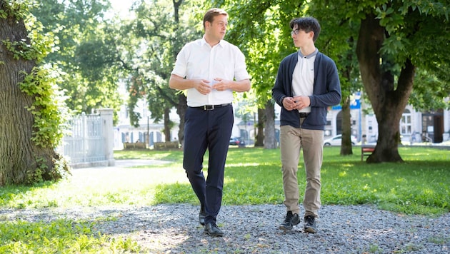 Landesrat Stefan Kaineder (Grüne) traf sich mit Schüler Michael Kim aus St. Florian.