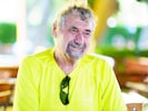 Der Yogi aus „Liebesgschichten und Heiratssachen“ war zwölf Jahre lang Maurer bei „Mörtel“ ...
