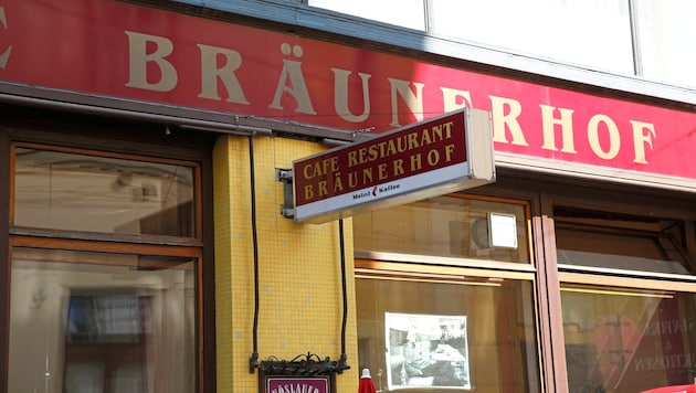 Das Café Bräunerhof in der Stallburggasse – mit originalem 40er-Jahre-Interieur und dottergelber ...