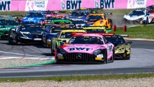 Lucas Auer führt mit seinem Mercedes die Gesamtwertung in der DTM an.
