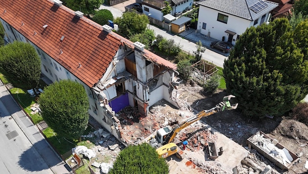 Die Abrissarbeiten sind im Gange.