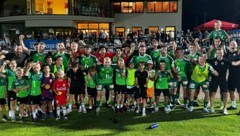 Großer Jubel in St. Johann nach dem Derby-Sieg gegen Bischofshofen.