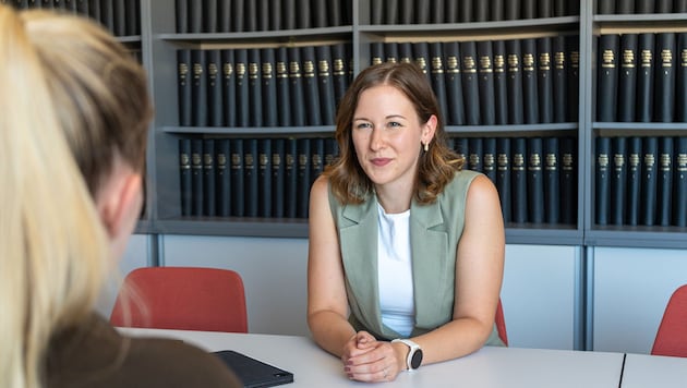 Claudia Plakolm im Gespräch mit der „Kärntner Krone“