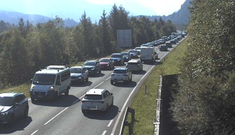 Auf der B179 Fernpassstraße staute es sich am Samstag.