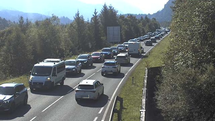 Auf der B179 Fernpassstraße staute es sich am Samstag.