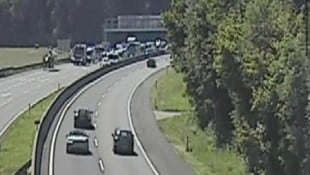Auf den Verkehrskameras der Asfinag war die Sperre durch den Unfall zu sehen.