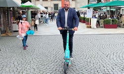 Dornbirns Bürgermeister Markus Fäßler empfiehlt, mit Bus und Bahn anzureisen. 