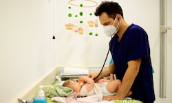 Kinderärzte sind nicht leicht zu finden. Eigene Primärversorgungszentren sollen Lücken füllen. ...