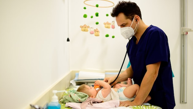 Gerade bei Kinderärzten gibt es einen Mangel an besetzten Kassenstellen.