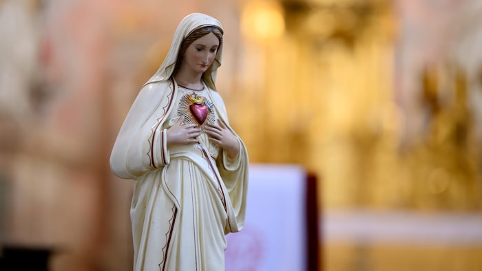 Sinnbildlich für die Wallfahrtskirche in Maria Langegg – die Marienstatue.