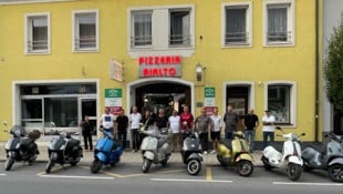 Das erste Treffen im Clublokal. Der Kultroller steht für pure Lebensfreude. Eine Kooperation ...