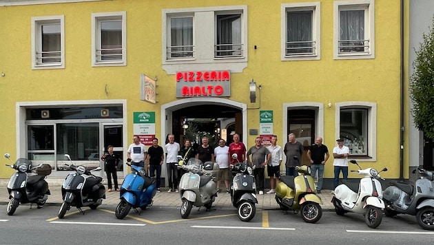 Das erste Treffen im Clublokal. Der Kultroller steht für pure Lebensfreude. Eine Kooperation ...
