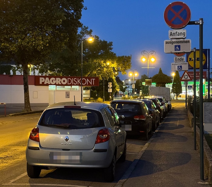 Auch hier soll die Berechtigung, den Behindertenparkplatz zu nutzen, nicht bestehen.