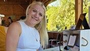 Kathi Truppe bestaunte in Ferlach dann auch die Stücke der Aussteller.