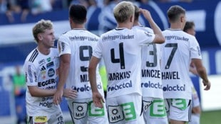 TSV Hartberg jubelte über den Siegestreffer von Jed Drew (links).