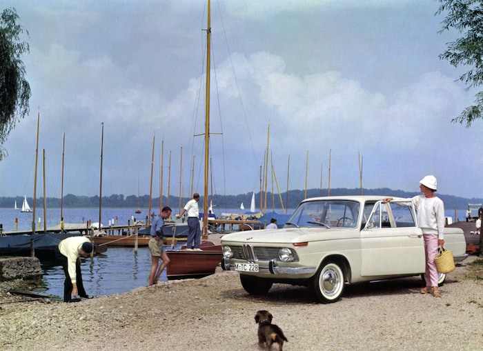 Bayerisches Idyll mit Dackel, Boot und Neuer Klasse – der BMW 1500 beherrschte ab 1961 den ...