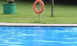 Badegäste mussten ins Spital. (Symbolbild)
