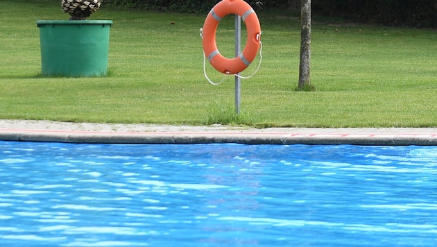Badegäste mussten ins Spital. (Symbolbild)