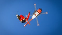 Mit dem Rettungshubschrauber wurden die Schwerverletzten ins Krankenhaus gebracht.