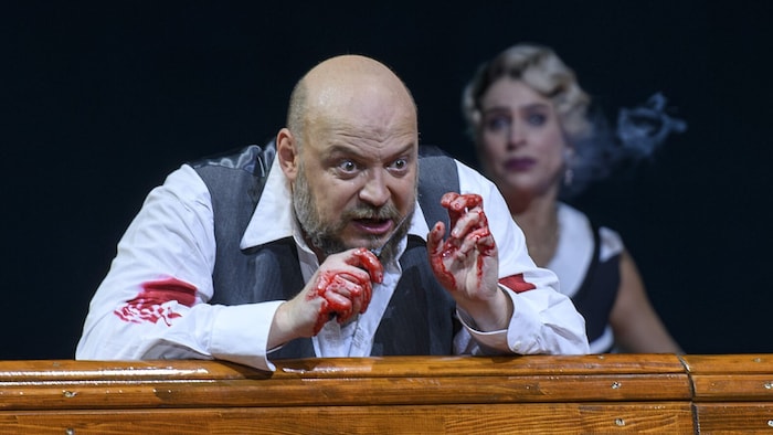 Der mordende Macbeth (Vladislav Sulimsky), angetrieben von seiner Lady (Asmik Grigorian).