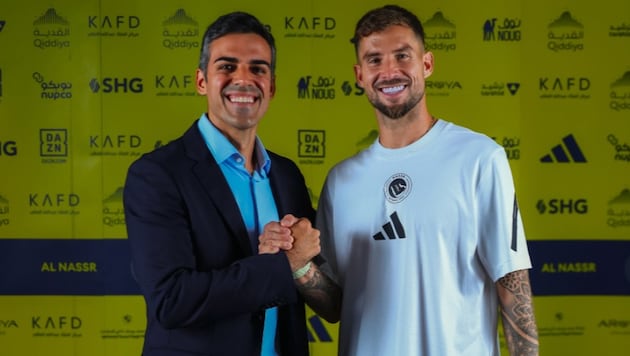 Iñigo Martínez (re.) wechselt zu Al-Nassr.