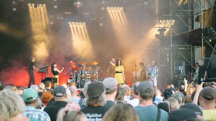 Opus Band und Schick Sisters