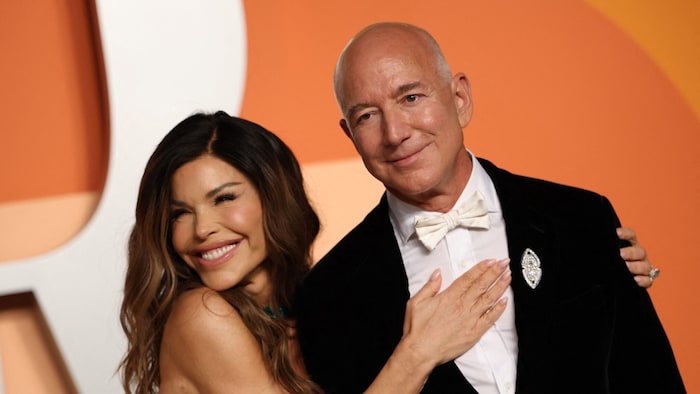 Im Netz gingen die Wogen nach Lauren Sánchez Bezos‘ Geständnis hoch.