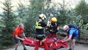 Der Verunfallte wurde durch den NAH „Heli 4“ mittels Tau geborgen