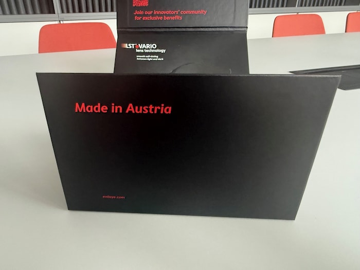Der Karton lässt sich aufklappen.