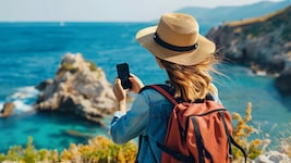 Für die meisten ist das Handy im Urlaub nicht mehr wegzudenken – mit der gewohnten SIM-Karte ...