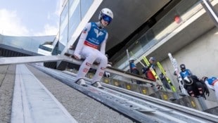 ÖSV-Juwel Niklas Bachlinger hat beim Sommer-Grand-Prix-Auftakt der Skispringer aufgezeigt! 