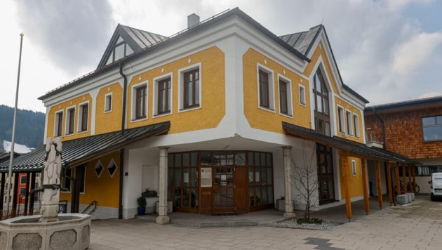 In der Gemeinde Hof herrscht wieder einmal Unruhe.