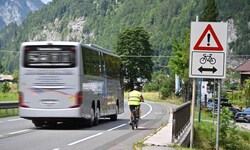 Die Bundesstraße B311 im Pinzgau ist wegen der zahlreichen Unfälle als Todesstrecke bekannt. ...
