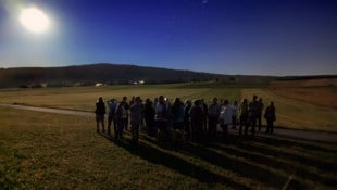 Abseits hektischen Treibens gab es idyllische Ausblicke auf Mond, All und Landschaft in Oed bei ...