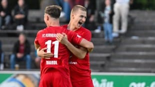 Es läuft immer besser für Abwehrchef Nikola Pervan (r.) und seine Rothosen.