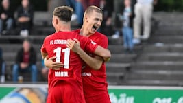 Es läuft immer besser für Abwehrchef Nikola Pervan (r.) und seine Rothosen.