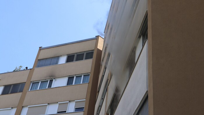 So dicht war der Rauch, der aus dem Fenster quoll