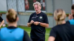 Andreas Ogris ist ein gern gesehener Gast bei Hollabrunns Handballern. Eigentlich...