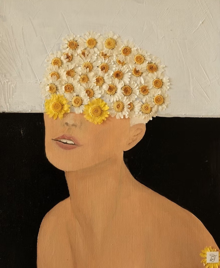 Gepresste Blumen verleihen Ölweiners Gemälden eine strahlende Persönlichkeit.