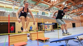 Sonja Gigler (li.) und Adam Kappacher hatten sichtlich Spaß.