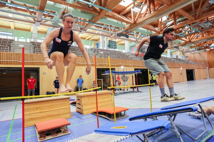 Im Olympiazentrum Rif ging es durch den Trampolin-Parcours.