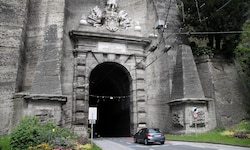 Pünktlich zum Schulstart wird das Neutor für alle dicht gemacht.