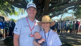 Sepp Straka hat mit Gattin Paige bereits Sohn Leo. Das Ehepaar erwartet wieder Nachwuchs.