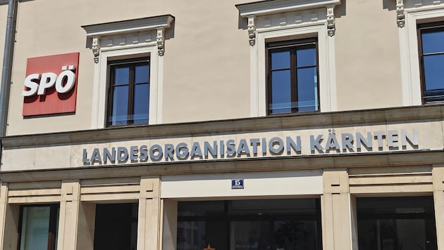 In der Klagenfurter Parteizentrale laufen die Vorbereit- ungen für den Parteitag im September ...