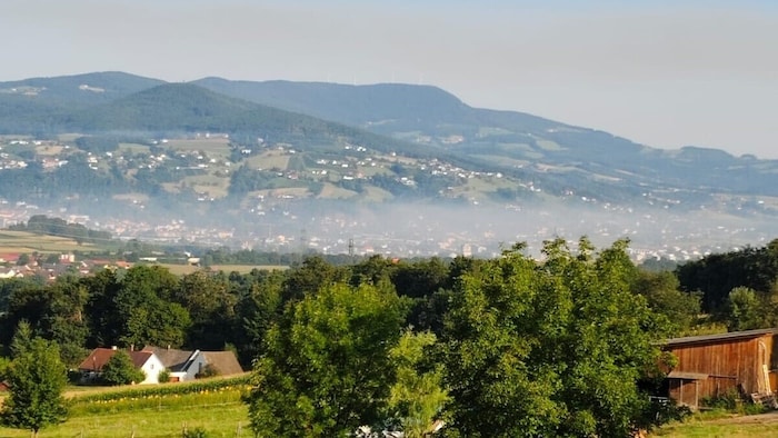 Am Morgen lag eine Rauchdecke über Hartberg
